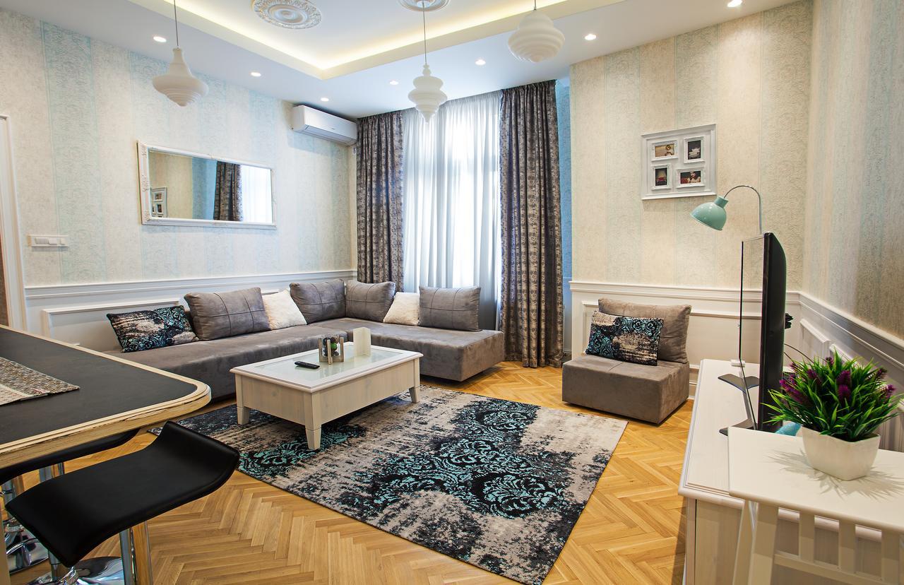 Passage Apartment *